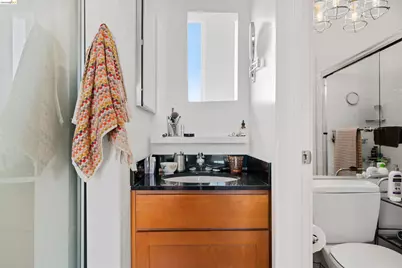 675 8th St #16, Oakland, CA 94607 - Photo 10