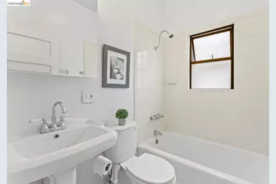 328 Warwick Ave, Oakland, CA 94610 - Photo 16