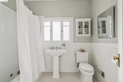 2710 Claremont Blvd., Berkeley, CA 94705 - Photo 26