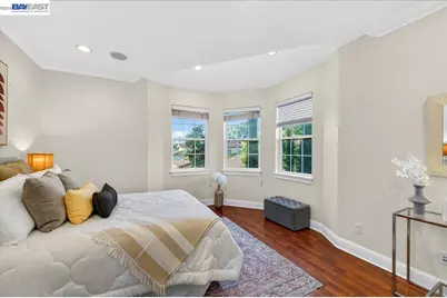 725 W Hacienda Ave, Campbell, CA 95008 - Photo 22