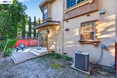 725 W Hacienda Ave, Campbell, CA 95008 - Photo 46
