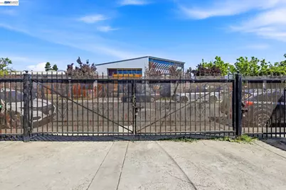 403-405 105th Ave, Oakland, CA 94603 - Photo 4