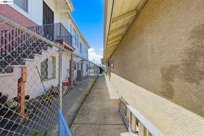 403-405 105th Ave, Oakland, CA 94603 - Photo 6
