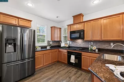 516 Falling Star Dr, Martinez, CA 94553 - Photo 8