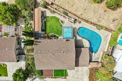 2636 Tamalpais Drive, Pinole, CA 94564 - Photo 84