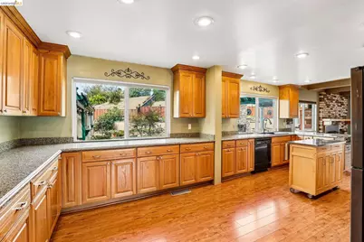 2636 Tamalpais Drive, Pinole, CA 94564 - Photo 28