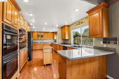 2636 Tamalpais Drive, Pinole, CA 94564 - Photo 26