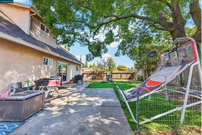 160 Stanton Ave, Vacaville, CA 95687 - Photo 68