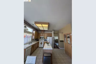2257 Southwood Dr, Pittsburg, CA 94565 - Photo 14