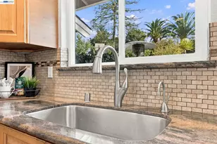 116 Coral Dr, Orinda, CA 94563 - Photo 24