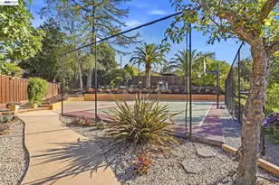 116 Coral Dr, Orinda, CA 94563 - Photo 46