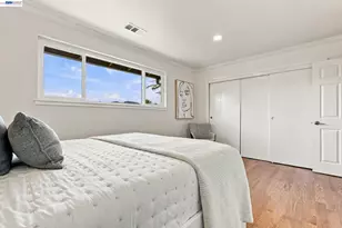 116 Coral Dr, Orinda, CA 94563 - Photo 32