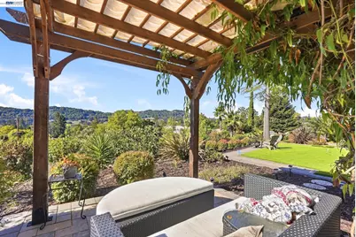 116 Coral Dr, Orinda, CA 94563 - Photo 60