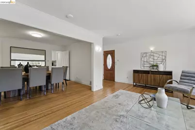 1826 Moraga St, San Francisco, CA 94122 - Photo 2