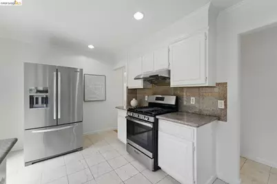 1826 Moraga St, San Francisco, CA 94122 - Photo 6