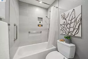 106 Purcell Dr, Alameda, CA 94502 - Photo 28