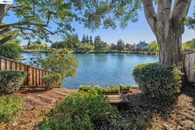106 Purcell Dr, Alameda, CA 94502 - Photo 1