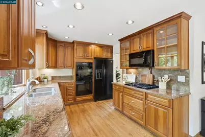 5685 White Mountain Ct, Martinez, CA 94553 - Photo 18