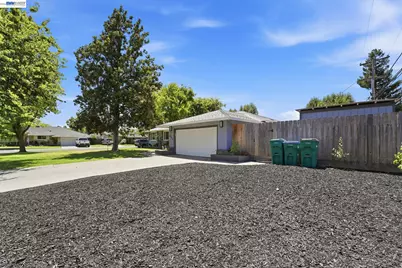 6311 Belmont Pl, Stockton, CA 95207 - Photo 4