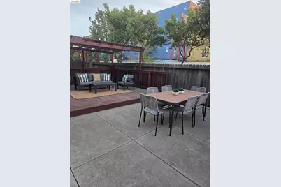 9421 Dunbar Dr, Oakland, CA 94603 - Photo 18