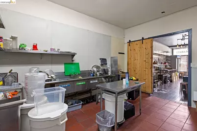 4935 Shattuck Ave, Oakland, CA 94609 - Photo 16