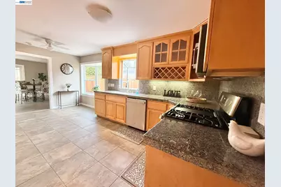 8525 Ousley Dr, Gilroy, CA 95020 - Photo 6