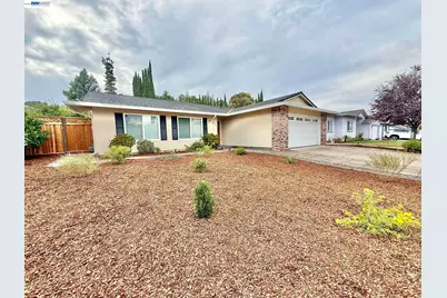 8525 Ousley Dr, Gilroy, CA 95020 - Photo 2