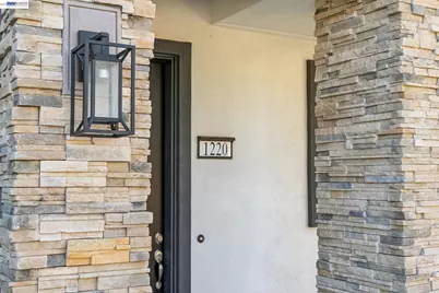 1216 Walters Ct, Concord, CA 94520 - Photo 4