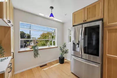 4614 Fairbairn Ave, Oakland, CA 94619 - Photo 8