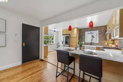 4614 Fairbairn Ave, Oakland, CA 94619 - Photo 10