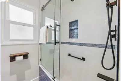4614 Fairbairn Ave, Oakland, CA 94619 - Photo 16