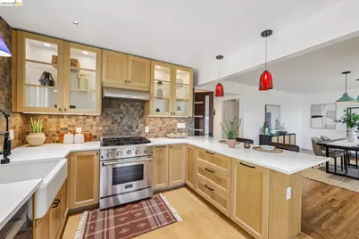 4614 Fairbairn Ave, Oakland, CA 94619 - Photo 4