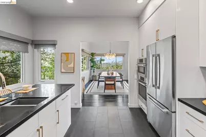 6305 Melville Dr, Oakland, CA 94611 - Photo 20