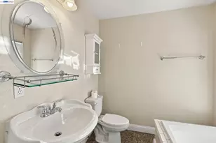 1298 Almar St, Concord, CA 94518 - Photo 20