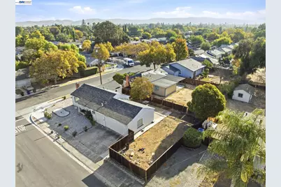 1298 Almar St, Concord, CA 94518 - Photo 38