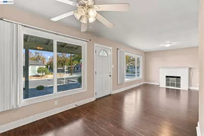 1298 Almar St, Concord, CA 94518 - Photo 10