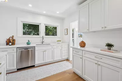 1909 San Antonio Ave, Berkeley, CA 94707 - Photo 20