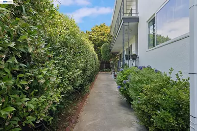 3054 Bona St #D, Oakland, CA 94601 - Photo 38
