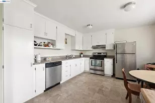 3054 Bona St, Oakland, CA 94601 - Photo 8