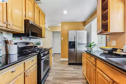 360 I St, Livermore, CA 94551 - Photo 14