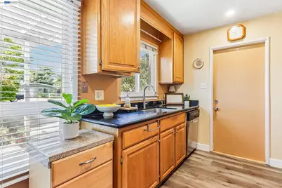360 I St, Livermore, CA 94551 - Photo 12