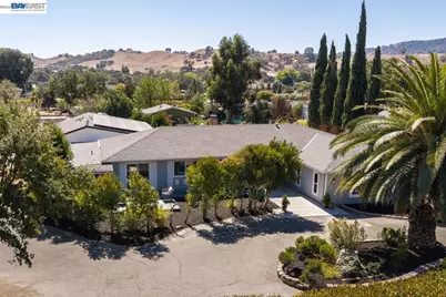 1015 Byrd Ln, Pleasanton, CA 94566 - Photo 10