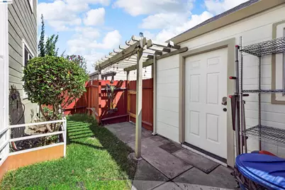 439 Golf Circle, Manteca, CA 95337 - Photo 4