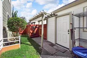 439 Golf Cir, Manteca, CA 95337 - Photo 4