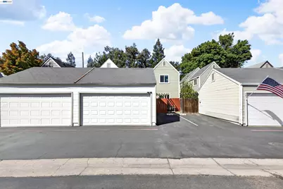 439 Golf Circle, Manteca, CA 95337 - Photo 2