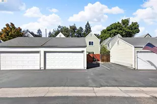 439 Golf Cir, Manteca, CA 95337 - Photo 2