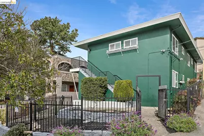 8 Whitmore Pl, Oakland, CA 94611 - Photo 2