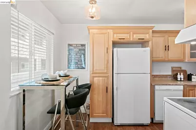 8 Whitmore Pl, Oakland, CA 94611 - Photo 22