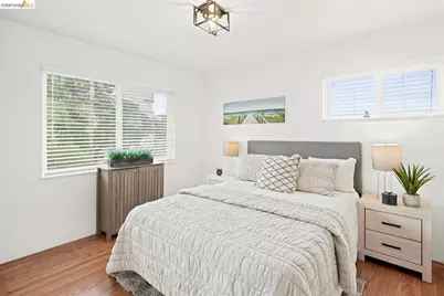 8 Whitmore Pl, Oakland, CA 94611 - Photo 12