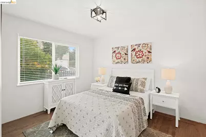 8 Whitmore Pl, Oakland, CA 94611 - Photo 26